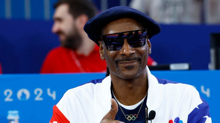 Paris 2024 Olympics - Judo - Men -100 kg Repechage contest - Champ de Mars Arena, Paris, France - August 01, 2024. Rapper and record producer Snoop Dogg is seen during the bout between Peter Paltchik of Israel and Michael Korrel of Netherlands. REUTERS/Kim Kyung-Hoon